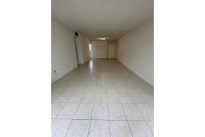 9170 Fontainebleau Blvd , Miami, FL 33172 - MLS#A11979564