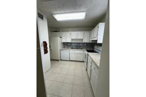 9170 Fontainebleau Blvd , Miami, FL 33172 - MLS#A11979564