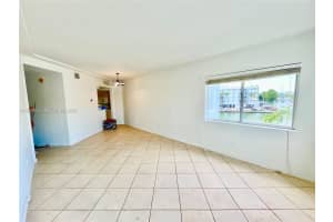 1185 Marseille Dr 309 Miami Beach, FL 33141 - MLS#A11979575