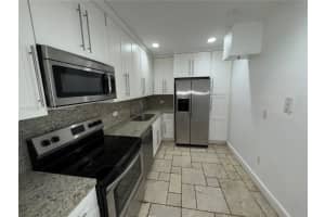 20505 E Country Club Dr 135, Aventura