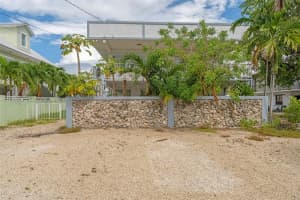 174 Corrine Pl , Key Largo, FL 33037 - MLS#A11979649