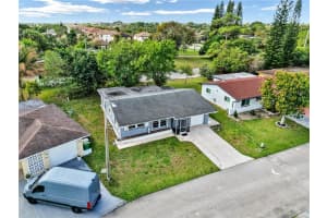 5102 Nw 53rd St Tamarac, FL 33319 - MLS#A11979684