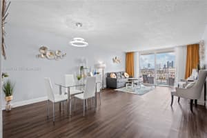 427 Golden Isles Dr 11h Hallandale Beach, FL 33009 - MLS#A11979719