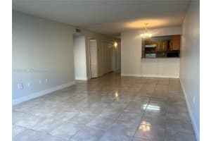6950 Miami Gardens Dr , Hialeah, FL 33015 - MLS#A11979769