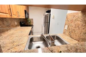 809 Twin Lakes Dr , Coral Springs, FL 33071 - MLS#A11979826