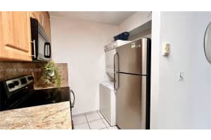 809 Twin Lakes Dr , Coral Springs, FL 33071 - MLS#A11979826