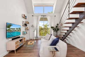 6884 N Kendall Dr C401, Pinecrest