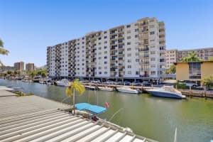 3648 Ne 167th St 27 North Miami Beach, FL 33160 - MLS#A11979911