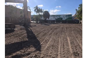 951 Nw 37th Ave Miami, FL 33125 - MLS#A11979950