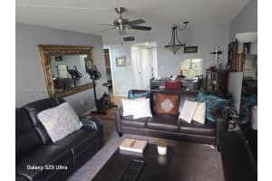 8100 Sunrise Lakes Blvd 110 Sunrise, FL 33322 - MLS#A11979956