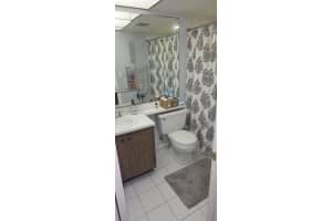 8100 Sunrise Lakes Blvd 110 Sunrise, FL 33322 - MLS#A11979956