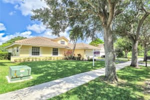3562 W Southern Orchard Rd W Davie, FL 33328 - MLS#A11979968