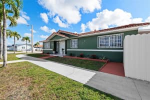 2496 W 70th Pl Hialeah, FL 33016 - MLS#A11979975
