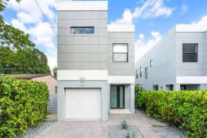 225 Nw 40 Ct Miami, FL 33126 - MLS#A11980047