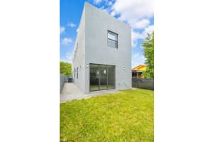 225 Nw 40 Ct Miami, FL 33126 - MLS#A11980047