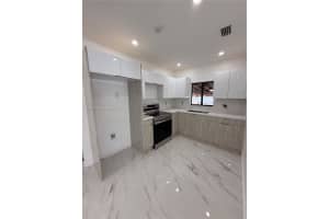 120 E 44th St Hialeah, FL 33013 - MLS#A11980057