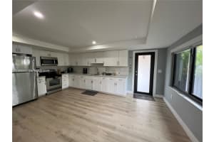 860 Nw 18th Pl Miami, FL 33125 - MLS#A11980077