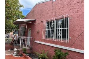 320 Ne 55th St Miami, FL 33137 - MLS#A11980144