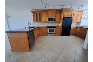 250 Jacaranda Dr 109 Plantation, FL 33324 - MLS#A11980165