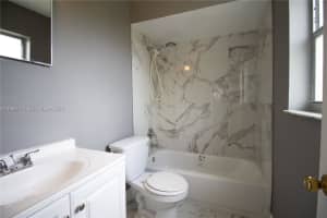 825 Sw 10th St B Hallandale Beach, FL 33009 - MLS#A11980176