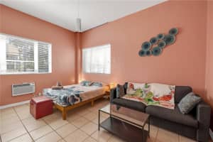 255 W 24th St 107, Miami Beach