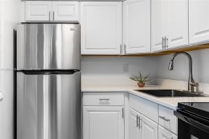 2327 52nd Ct , Fort Lauderdale, FL 33309 - MLS#A11980278