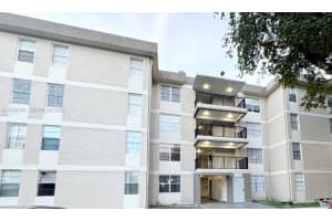 1805 W 56th St 202, Hialeah