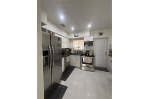 5271 5th St , Miami, FL 33126 - MLS#A11980383