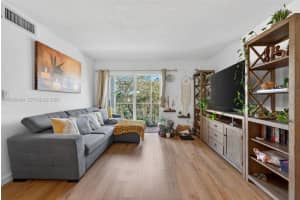 8950 Ne 8th Ave 402 Miami, FL 33138 - MLS#A11980449