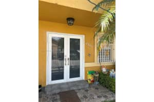2501 W 73rd Pl, Hialeah