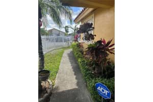 2501 W 73rd Pl Hialeah, FL 33016 - MLS#A11980512