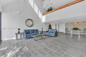 230 Lakeview Dr 206 Weston, FL 33326 - MLS#A11980526