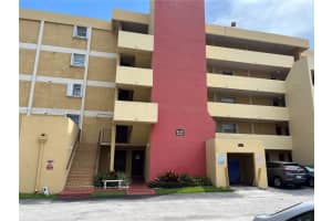 9190 Fontainebleau Blvd 202, Miami