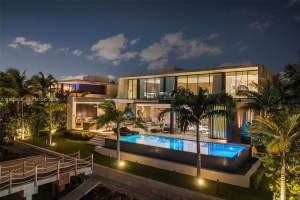 310 S Hibiscus Dr Miami Beach, FL 33139 - MLS#A11980620