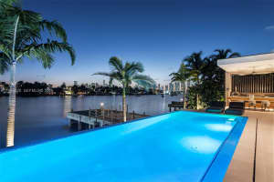 310 S Hibiscus Dr Miami Beach, FL 33139 - MLS#A11980620