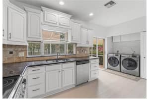 11407 S Lakeview Dr Coral Springs, FL 33071 - MLS#A11980649