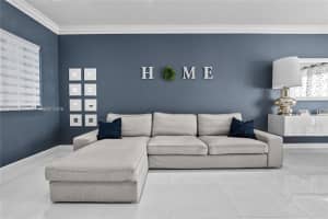 21474 Sw 85th Path, Cutler Bay