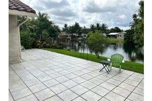10404 Nw 5th Mnr Plantation, FL 33324 - MLS#A11980687