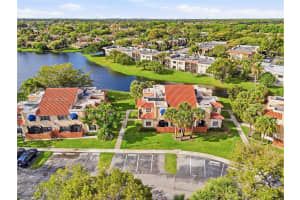 567 Racquet Club Rd 18 Weston, FL 33326 - MLS#A11980716