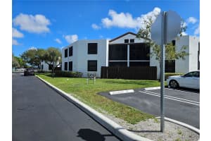 216 Lake Pointe Dr 227 Oakland Park, FL 33309 - MLS#A11980768