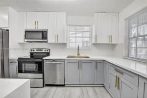 7120 Allen St, Hollywood