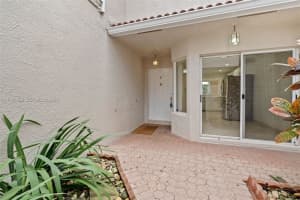 10252 Nw 52nd Ter Doral, FL 33178 - MLS#A11980858