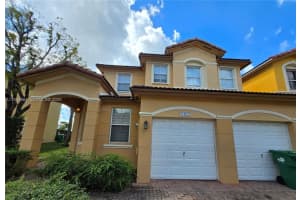 8402 Nw 114th Path 8402 Doral, FL 33178 - MLS#A11980864