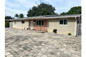 685 W 77th St Hialeah, FL 33014 - MLS#A11980876