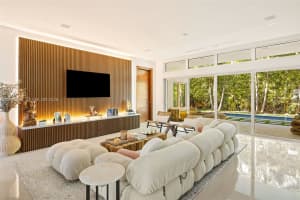 865 W 47th St Miami Beach, FL 33140 - MLS#A11980893