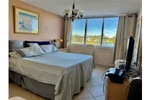 5005 Collins Ave 304 Miami Beach, FL 33140 - MLS#A11980904