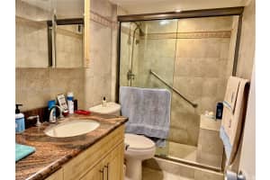 5005 Collins Ave 304 Miami Beach, FL 33140 - MLS#A11980904