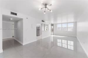 17890 W Dixie Hwy 501 North Miami Beach, FL 33160 - MLS#A11980977