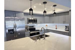 11228 Nw 14th Ct Pembroke Pines, FL 33026 - MLS#A11981036