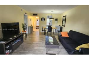 5750 Nw 64th Ave 208, Tamarac